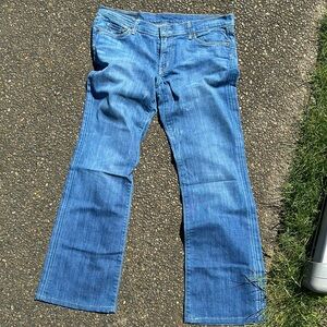 Citizens of humanity size 31 boot cut Jean